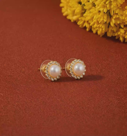 Shivora Pearl Crystal Cluster Studs